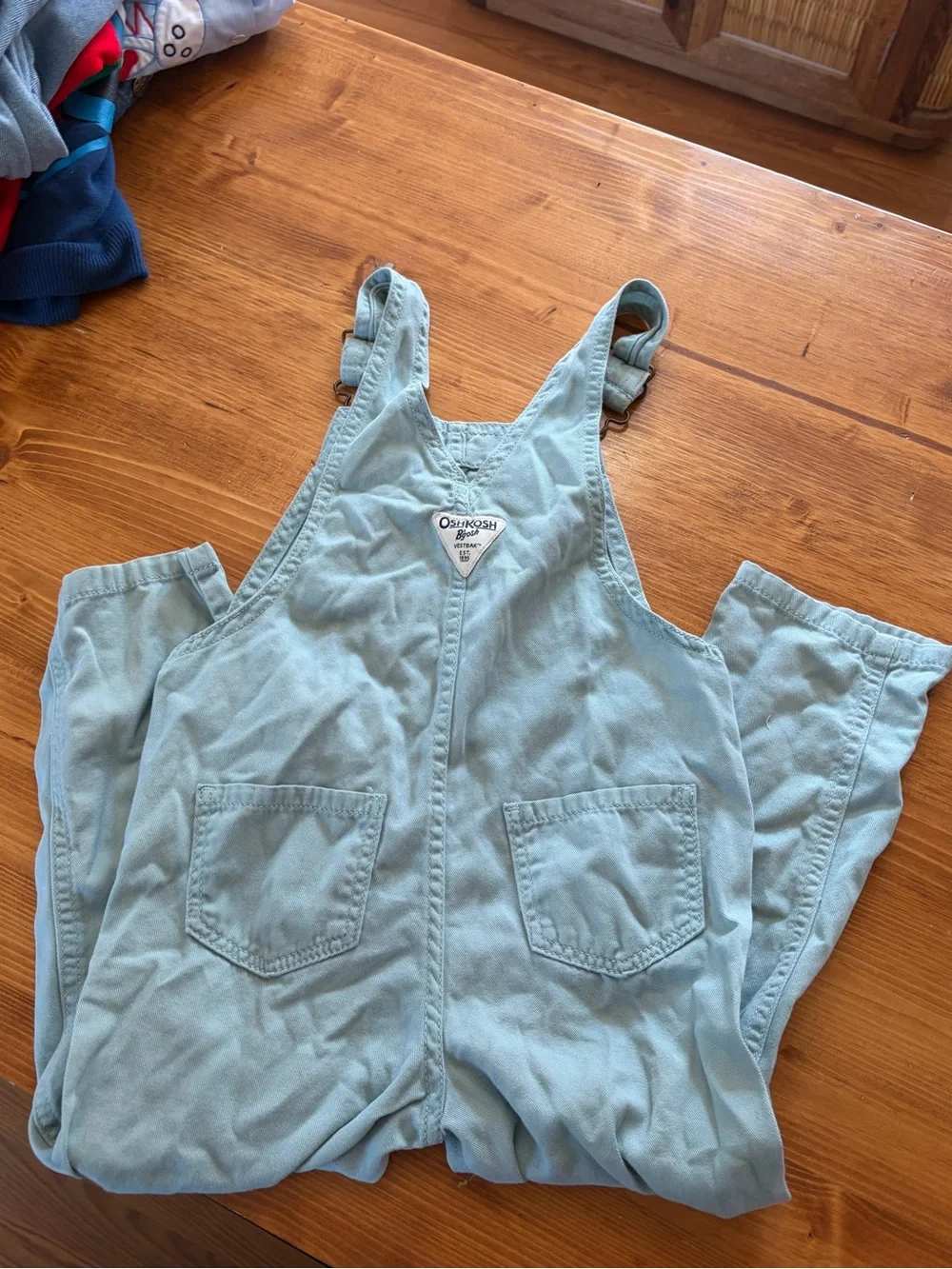 Girls Sz 4t Baby Blue Oshkosh B’gosh heart Pocket Overalls Vest back
